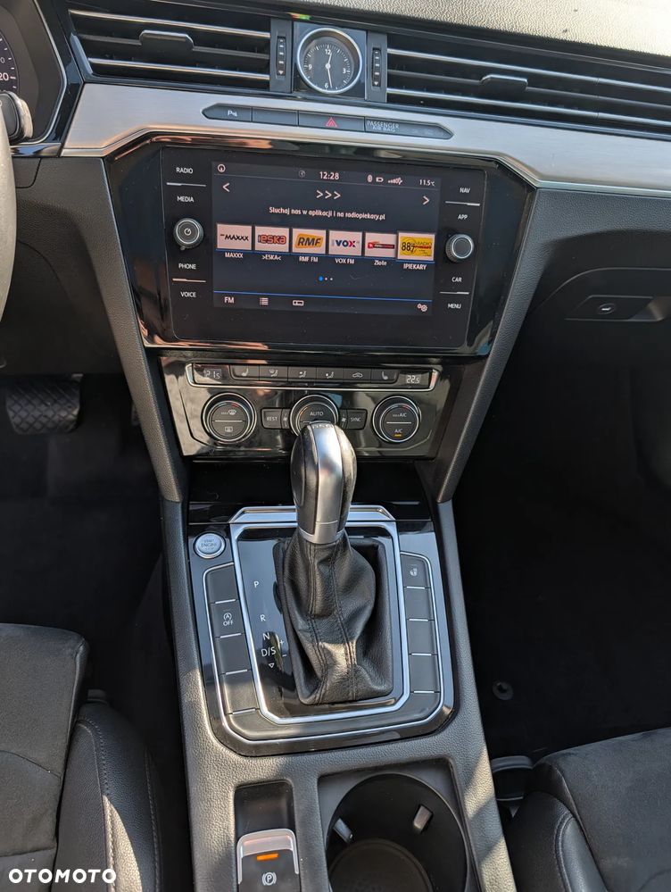Volkswagen Passat 2.0 TDI SCR DSG Highline - 10