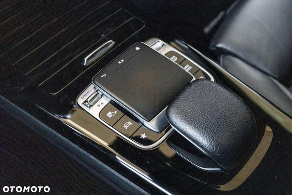 Mercedes-Benz CLA 200 AMG Line 7G-DCT - 18