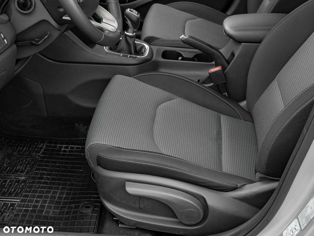 Hyundai i30 1.5 DPI Classic + - 12