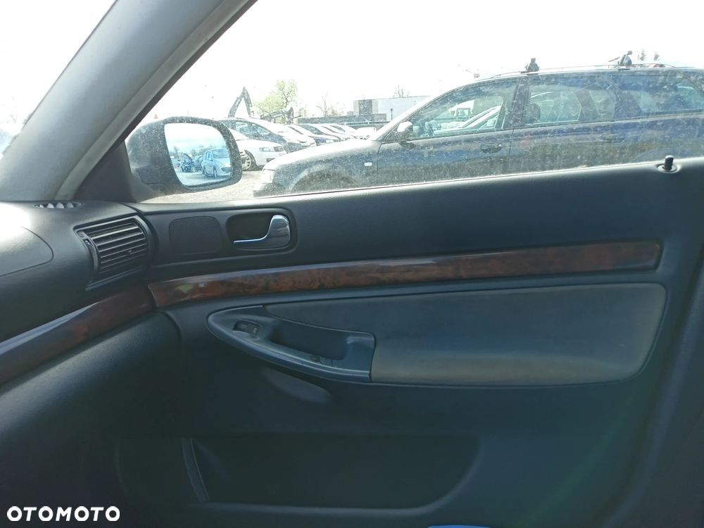 Audi A4 Limousine - 13