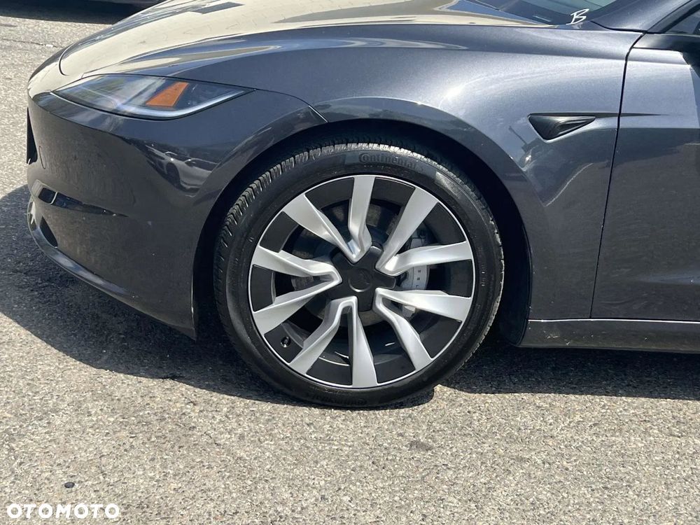 Tesla Model 3 - 13