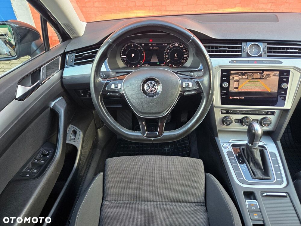 Volkswagen Passat - 16