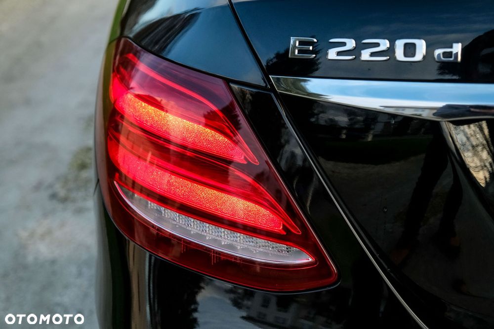 Mercedes-Benz Klasa E 220 d 9G-TRONIC - 31