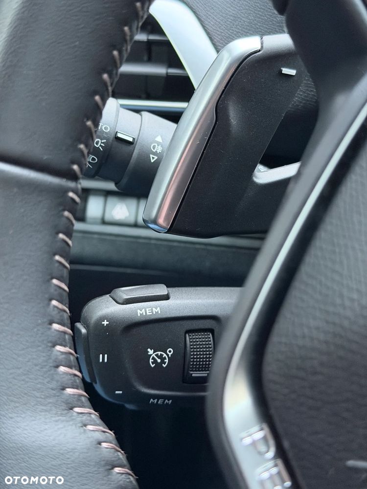 Peugeot 3008 1.2 PureTech Active Pack S&S EAT8 - 39