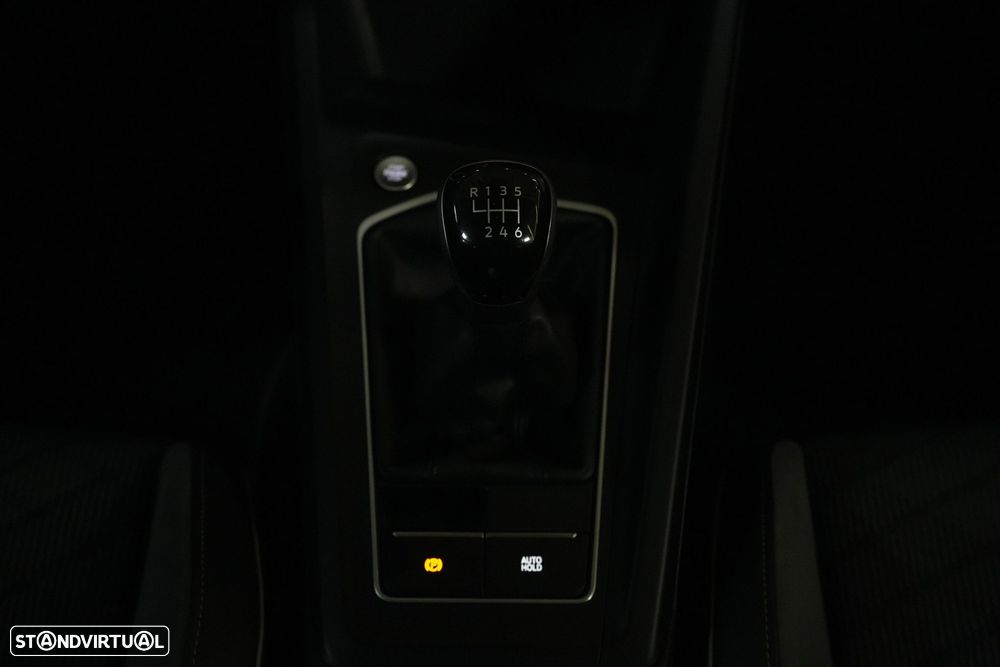 VW Golf Variant 2.0 TDi - 17