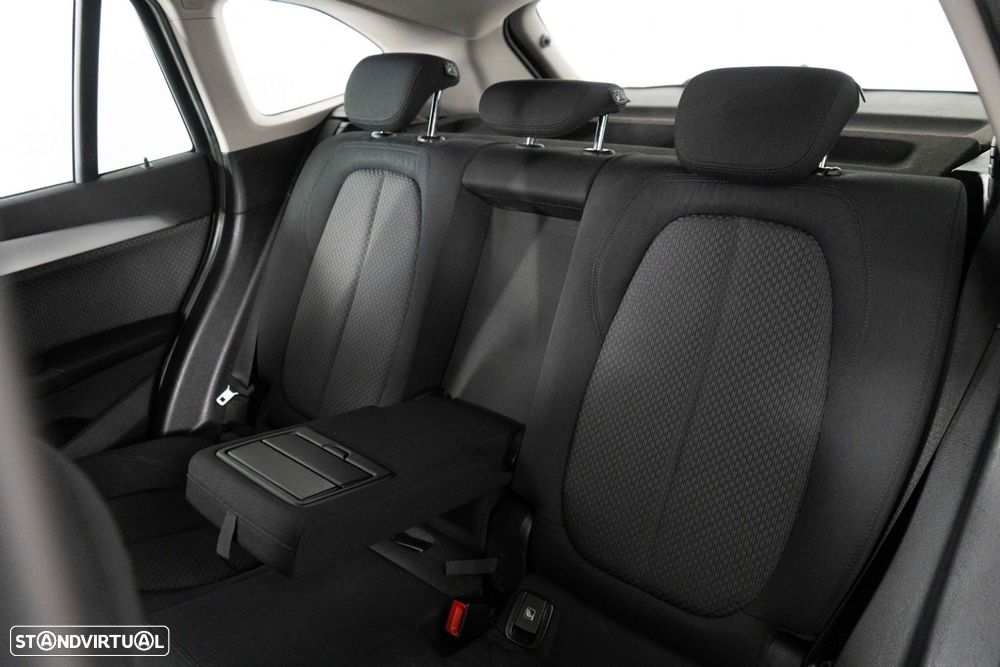 BMW X1 25 e xDrive Corporate Edition - 9