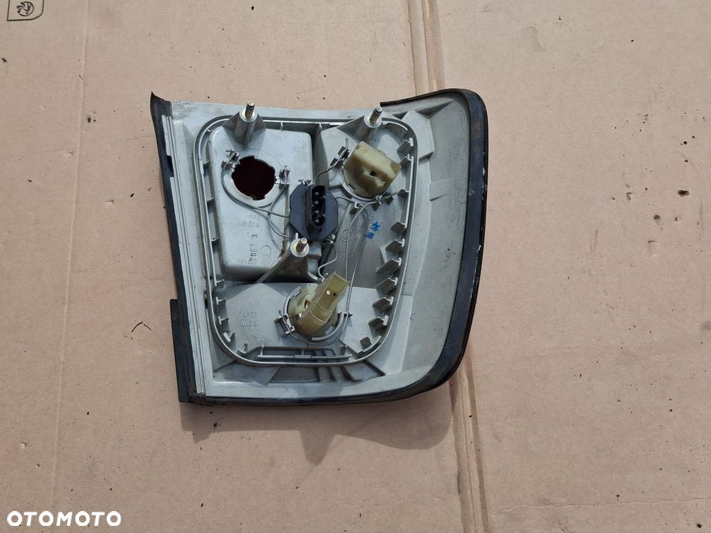 Lampa tył BMW E34   520 prawa OE - 2