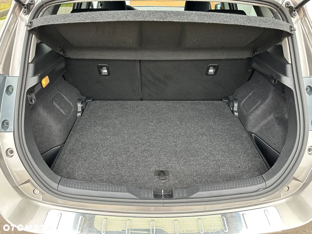 Toyota Auris 1.6 Prestige - 14