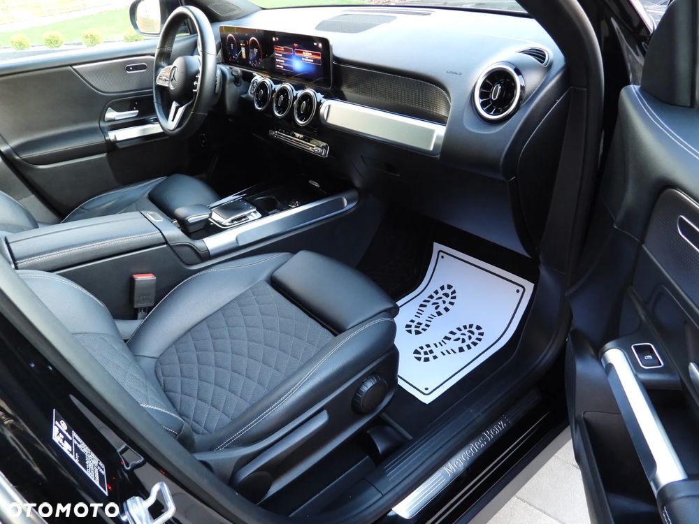 Mercedes-Benz GLB 220 d 4Matic 8G-DCT Progressive - 32