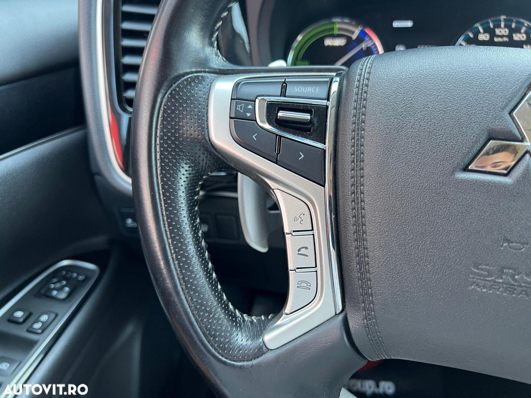 Mitsubishi Outlander - 12