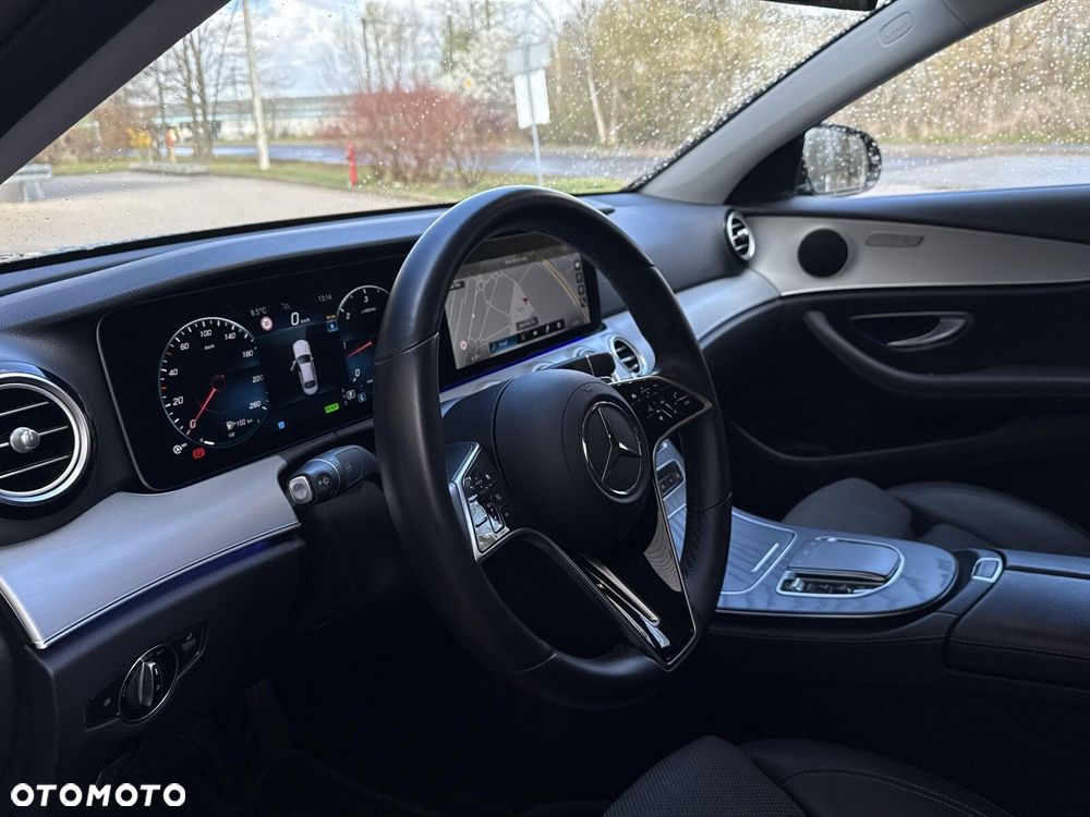 Mercedes-Benz Klasa E 220 d 4-Matic AMG/Avantgarde - 14