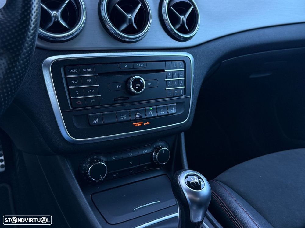 Mercedes-Benz GLA 180 AMG Line - 14