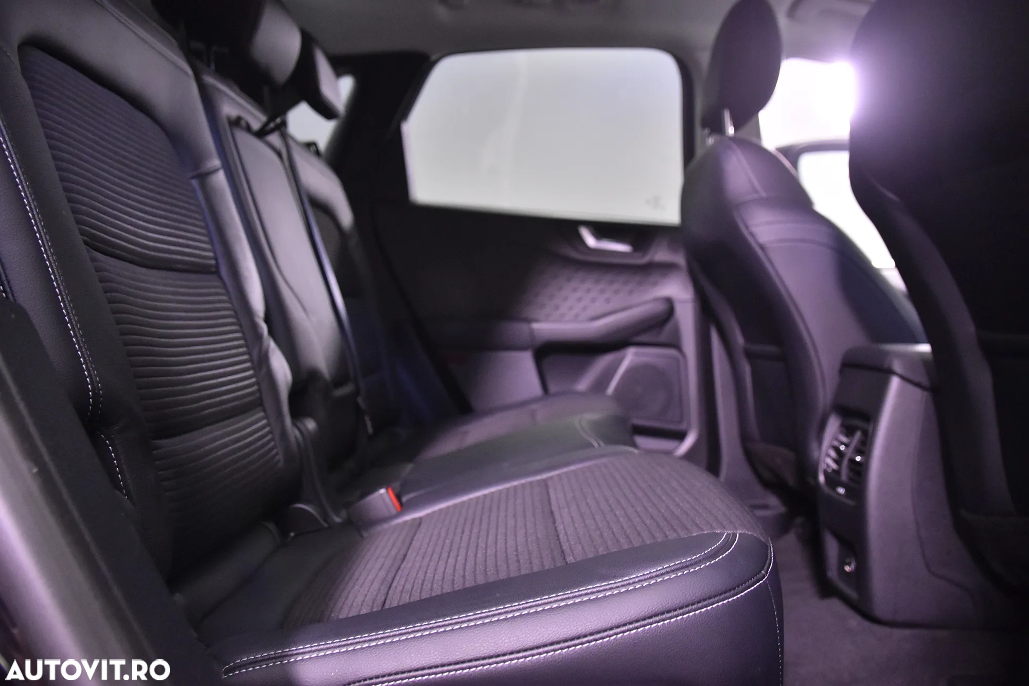 Ford Kuga - 12
