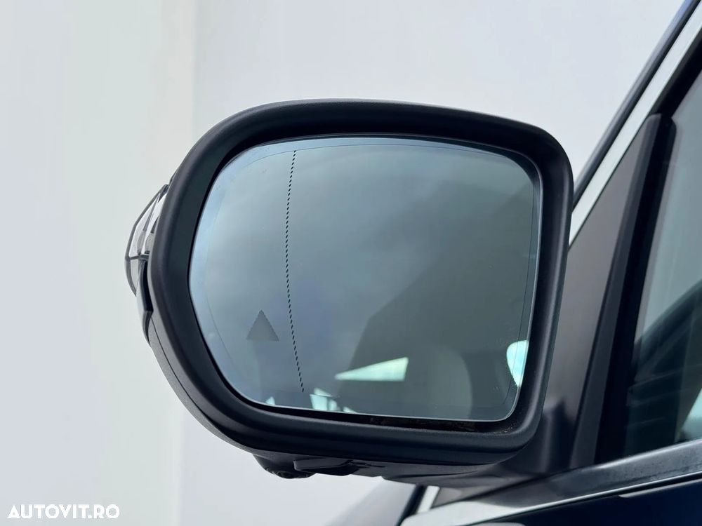 Mercedes-Benz EQB - 11