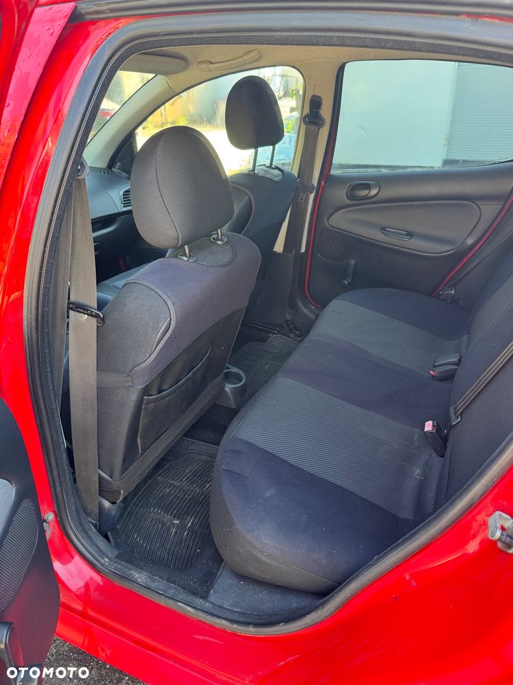 Peugeot 206 - 16