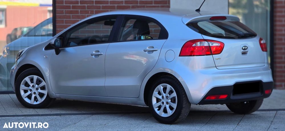 Kia Rio 1.2 Attract - 4