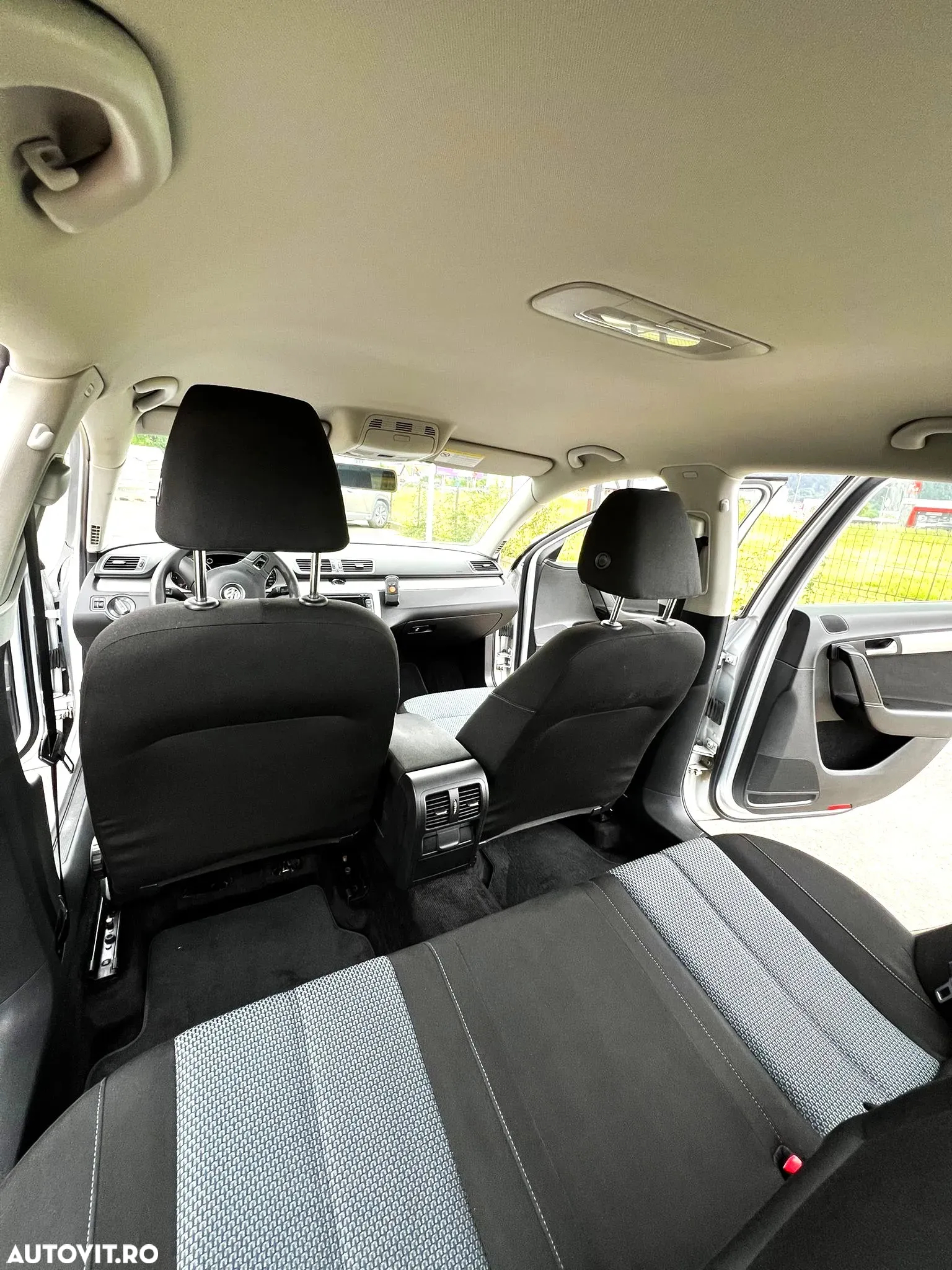 Volkswagen Passat 1.6 TDI BlueMotion - 9