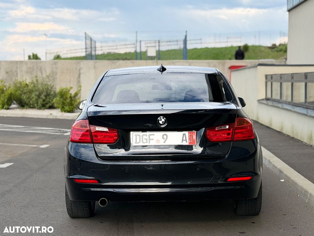 BMW Seria 3 320d Sport Line - 7