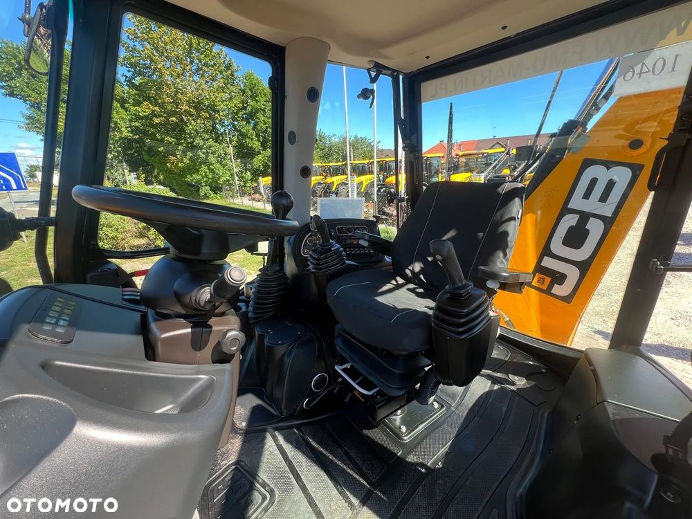 JCB 4CX - 18