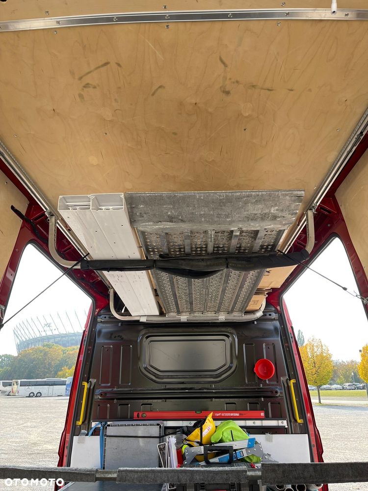 Volkswagen CRAFTER FURGON - 14