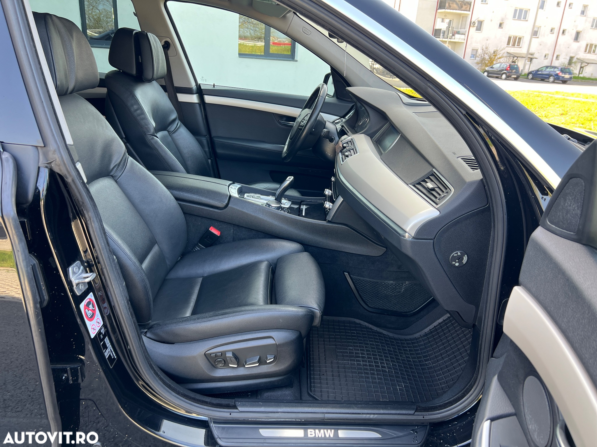BMW Seria 5 530d xDrive Gran Turismo Aut. - 11