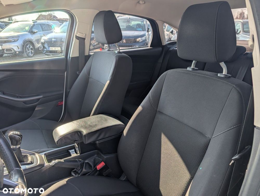 Ford Focus 1.6 Trend - 12