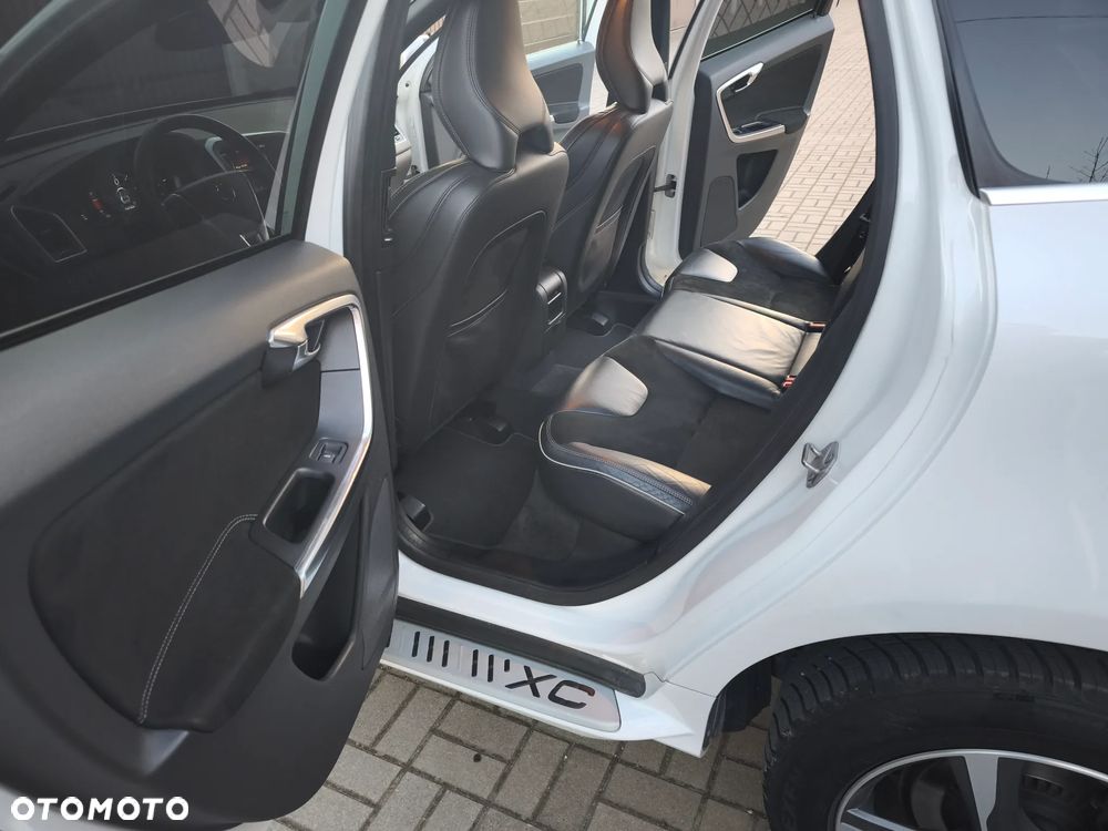 Volvo XC 60 D4 Geartronic Summum - 30