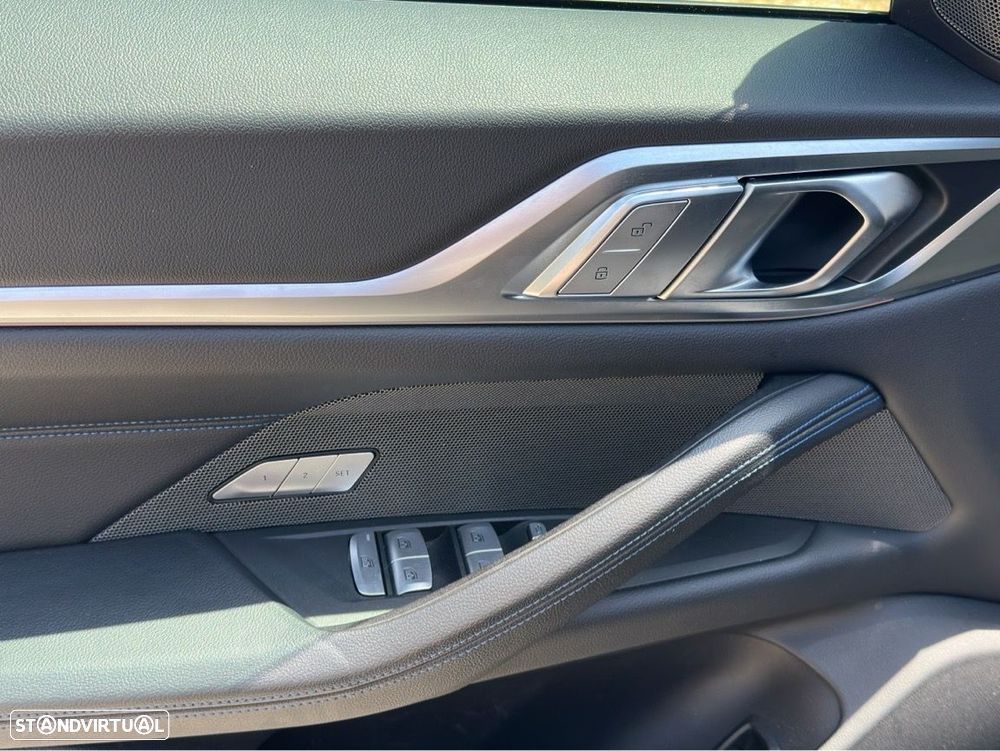 BMW M440 i xDrive Pack 50 anos M - 26