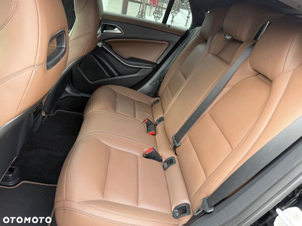 Mercedes-Benz CLA 220 d 7G-DCT AMG Line - 24