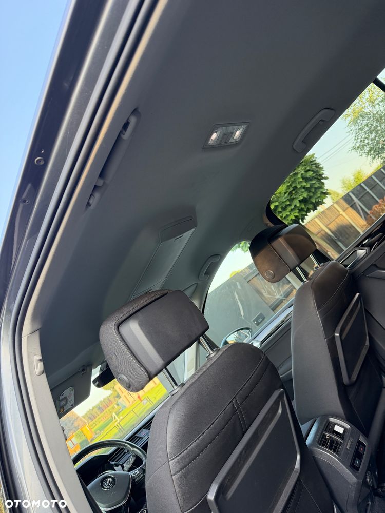 Volkswagen Touran - 10