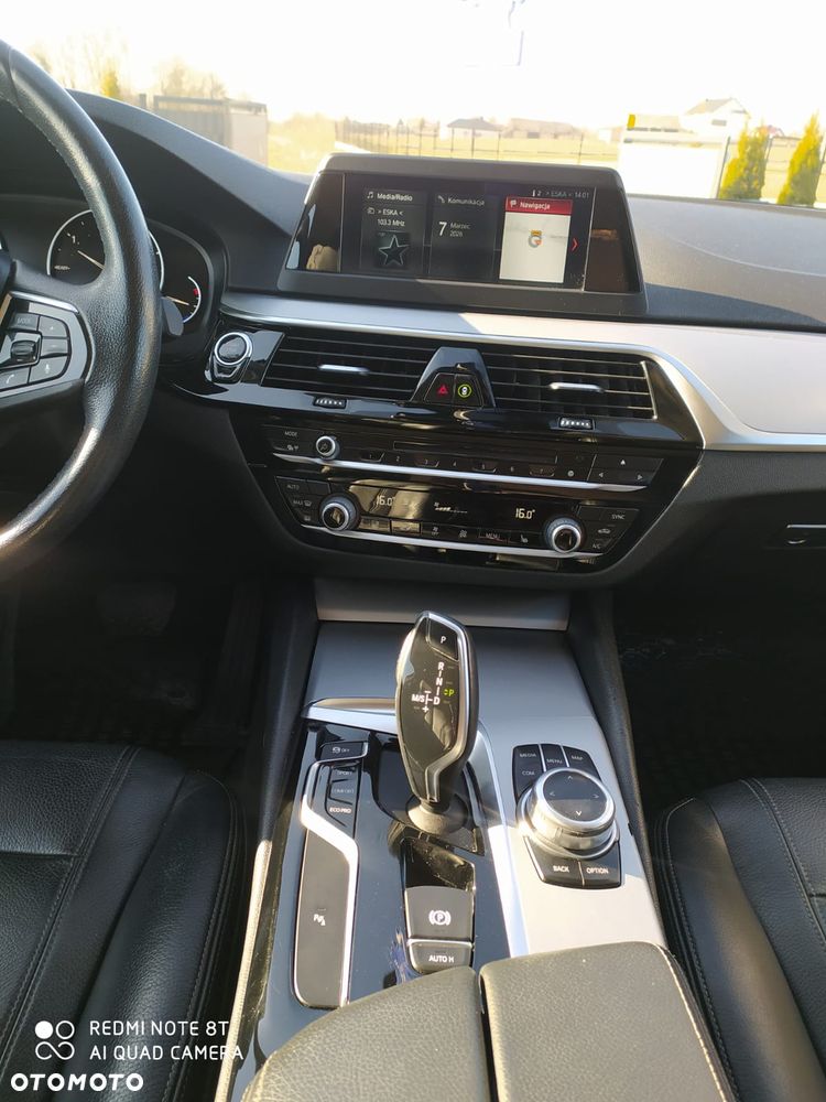 BMW Seria 5 520d Sport - 8