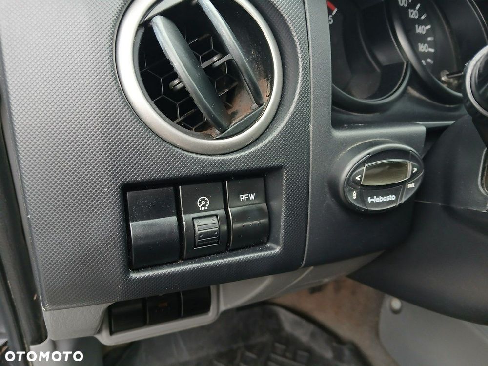 Mazda BT-50 - 12