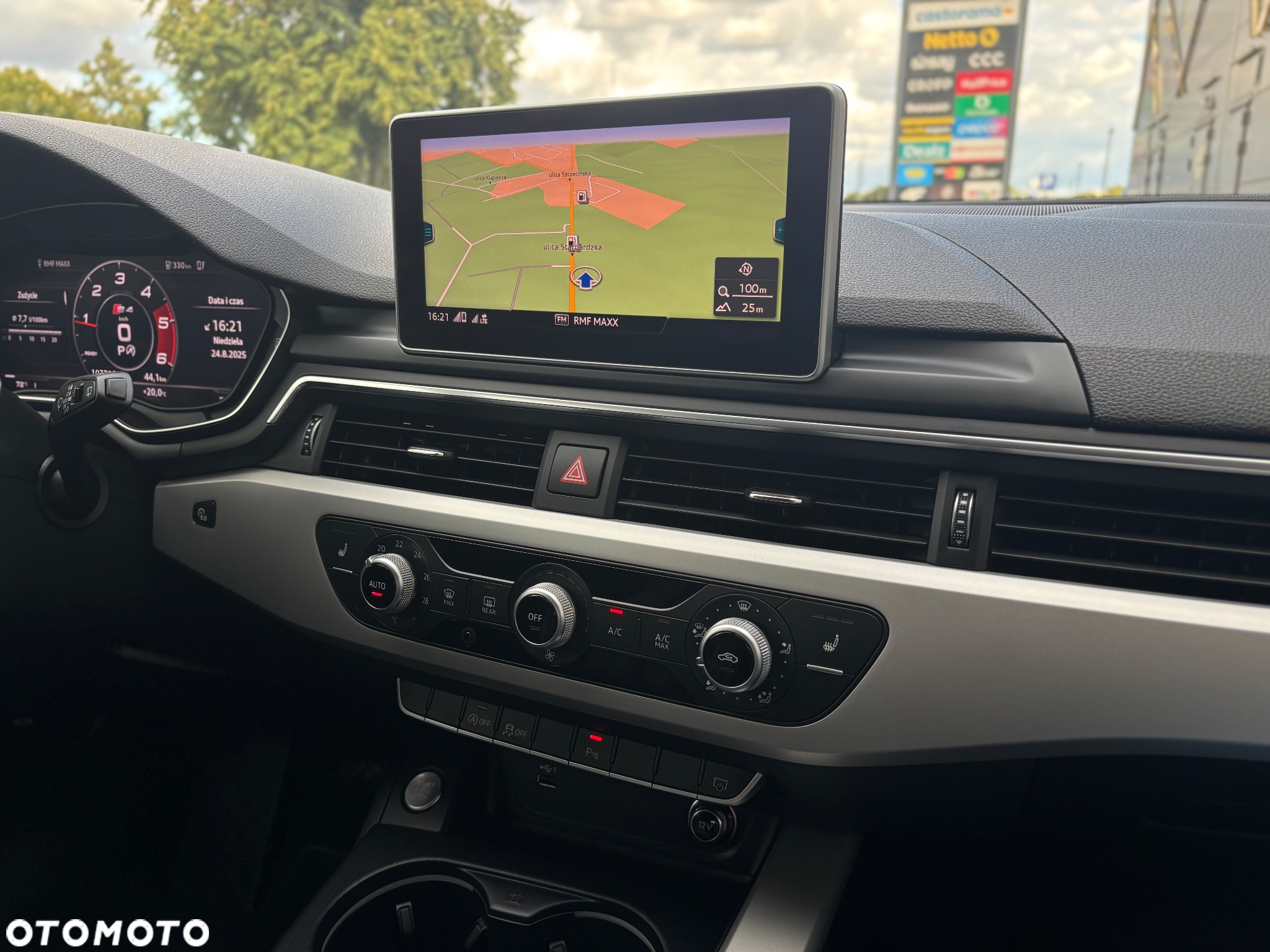 Audi A4 2.0 TDI Design S tronic - 31