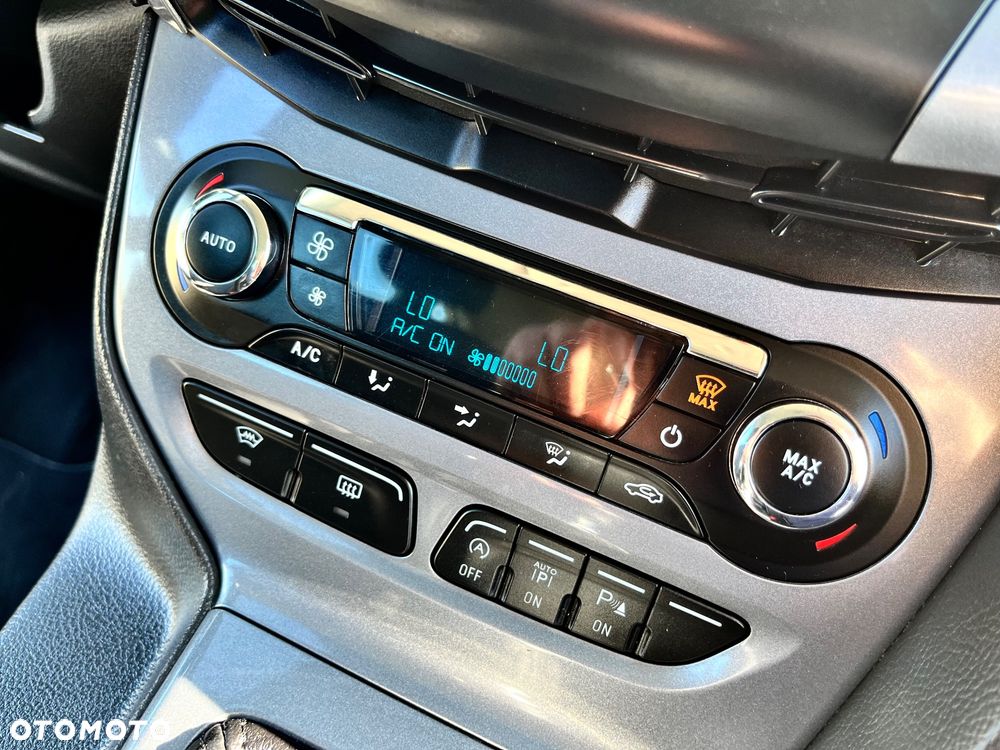 Ford Focus 1.0 EcoBoost Titanium - 24