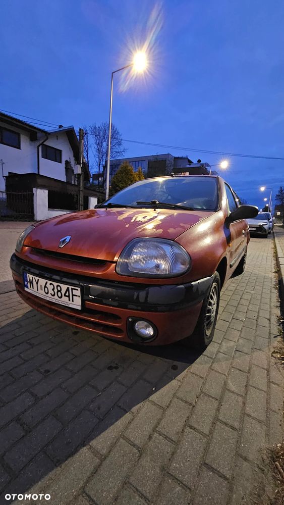 Renault Clio 1.4i RN - 2