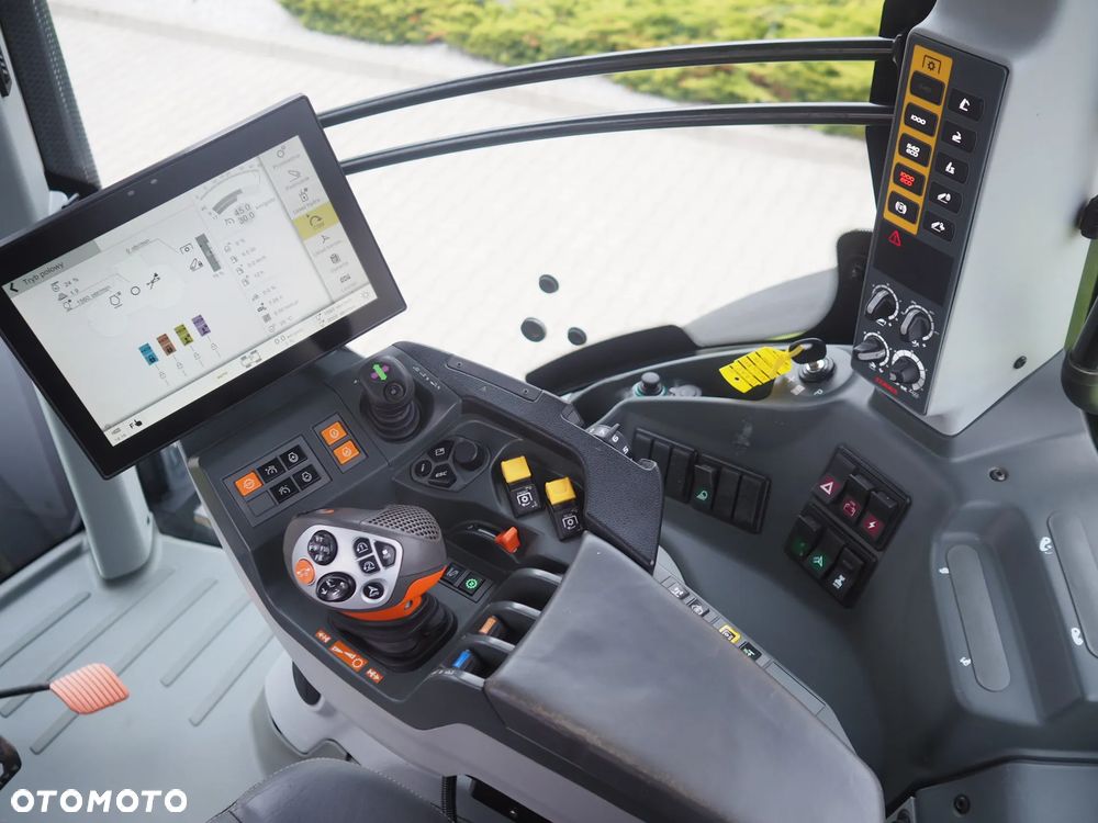 Claas Axion 810 CMATIC - 9