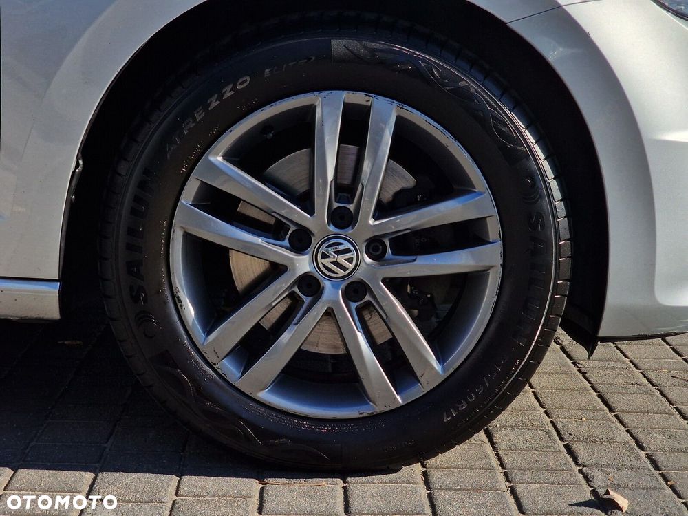 Volkswagen Touran - 10