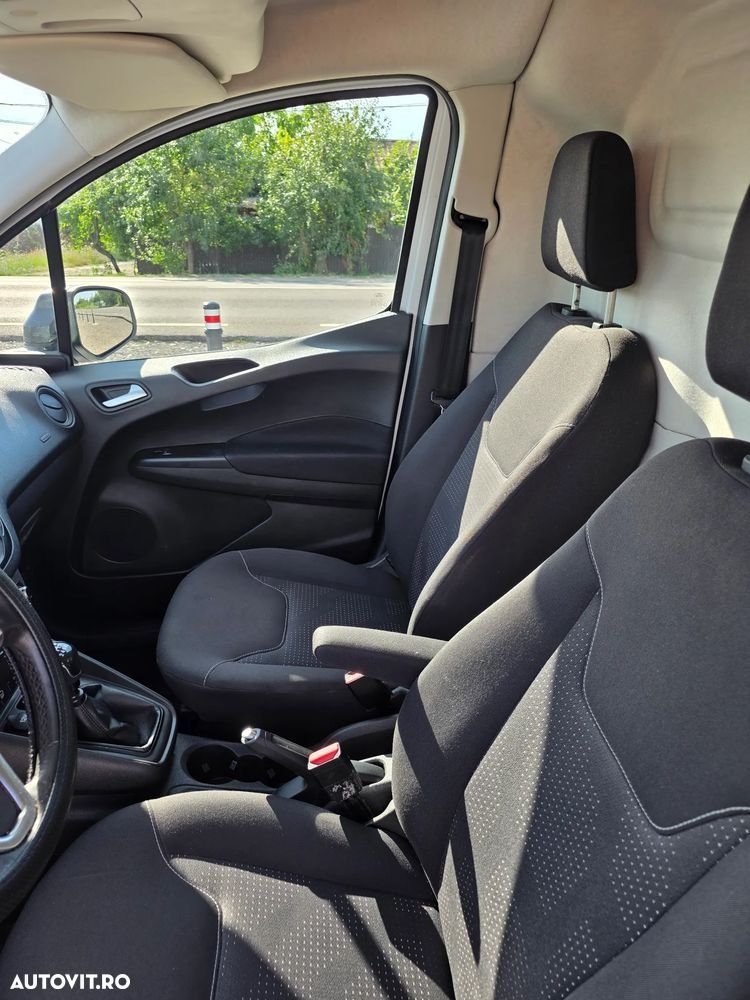 Ford Courier - 13