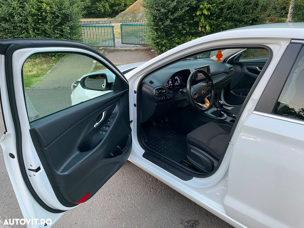 Hyundai i30 1.5 110CP M/T Highway - 12