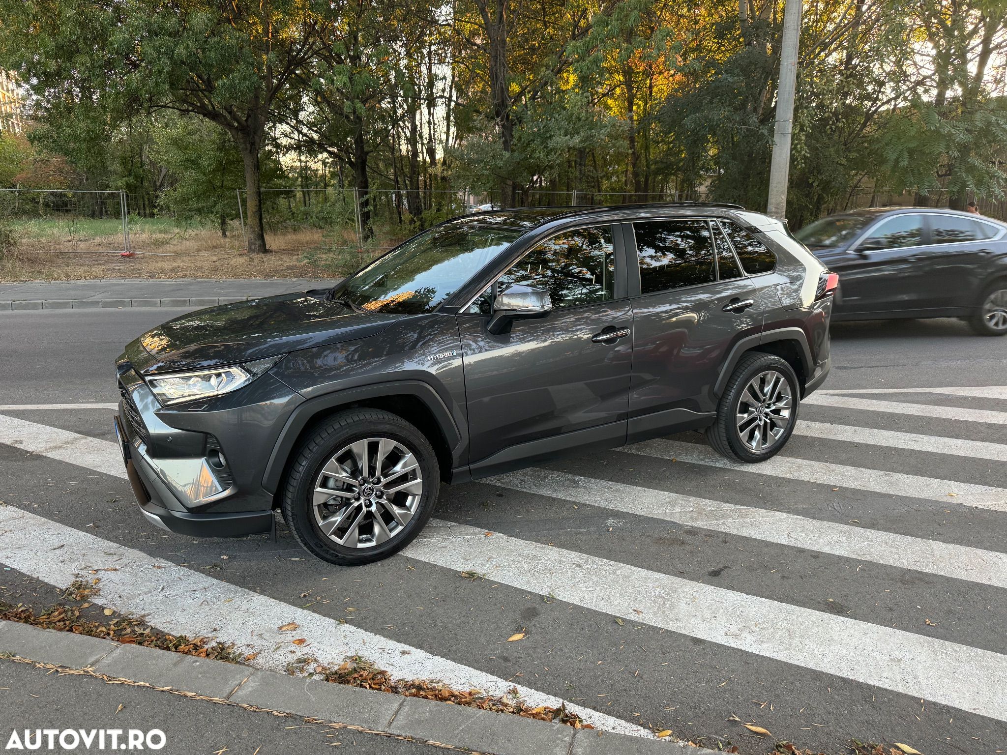 Toyota RAV4 2.5 Hybrid VVT-iE 4x4 Luxury Premium - 1