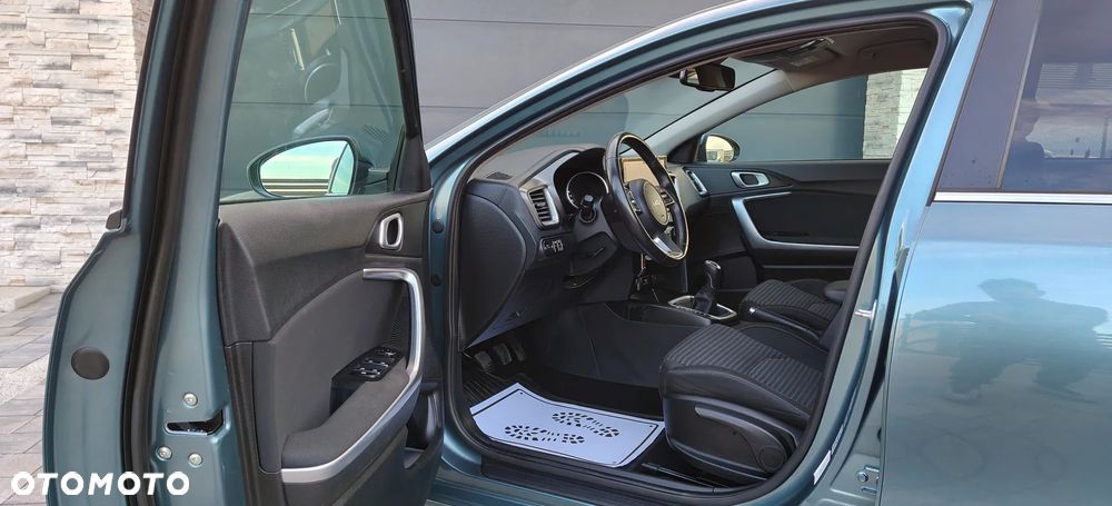 Kia Ceed ver-1-6-crdi-mhev-business-line - 14