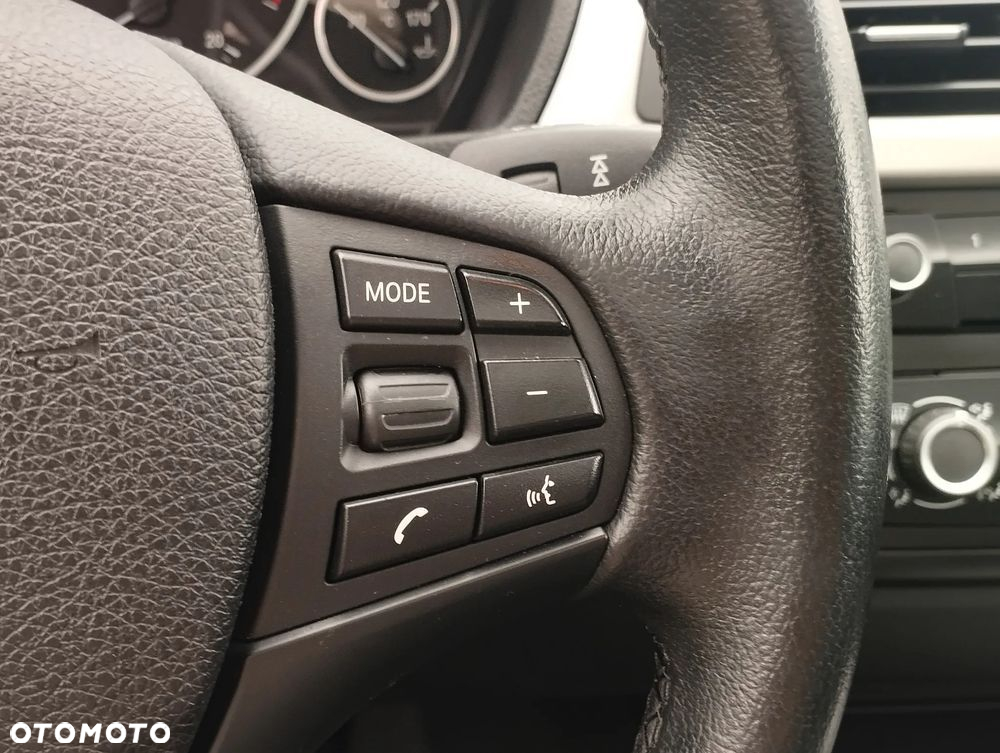 BMW Seria 3 320i Touring - 19