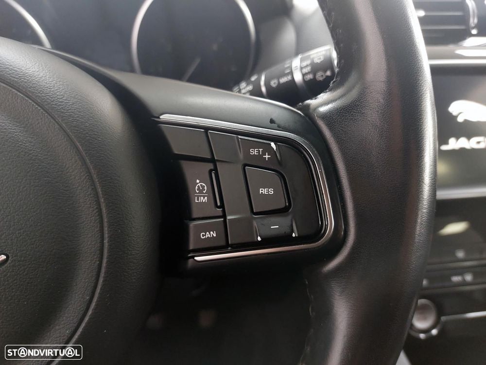 Jaguar F-Pace 2.0 i4D Prestige AWD - 19