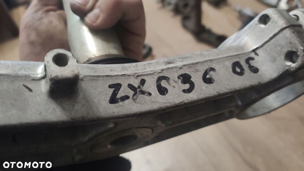 EU PÓŁKA DOLNA SZTYCA KAWASAKI ZX6R 636 06- - 4