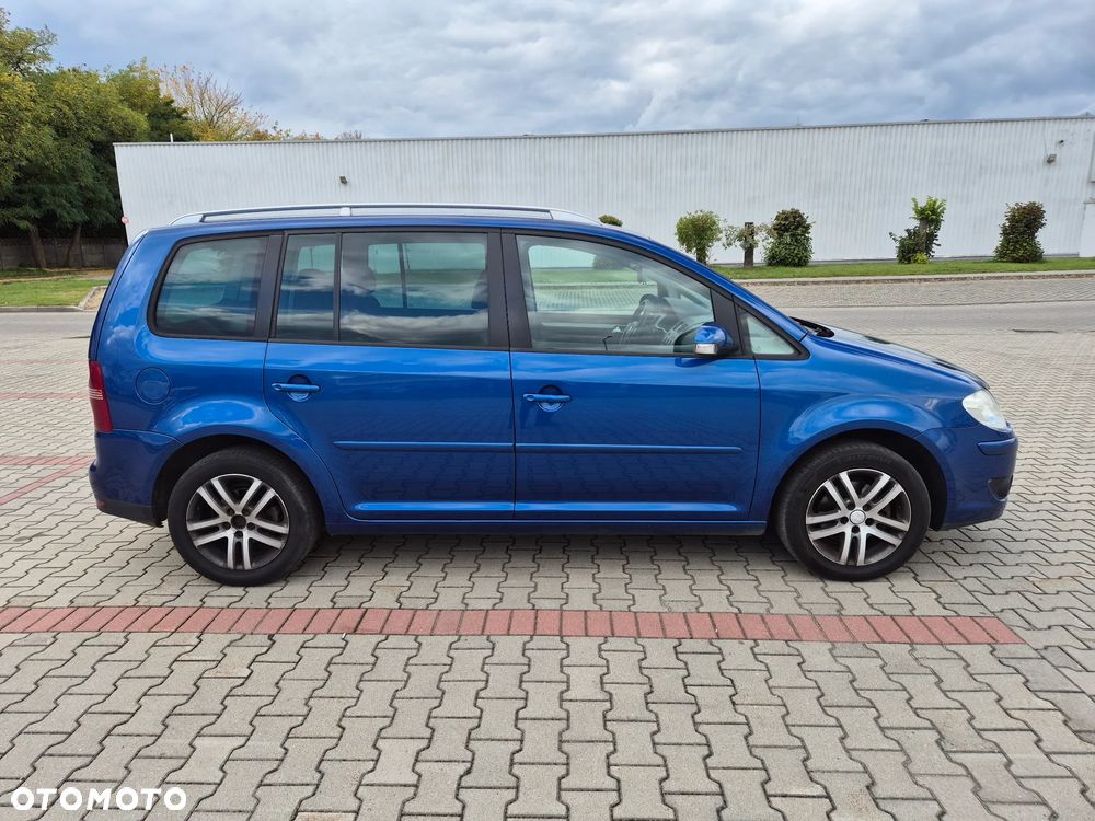Volkswagen Touran 2007 photo 4
