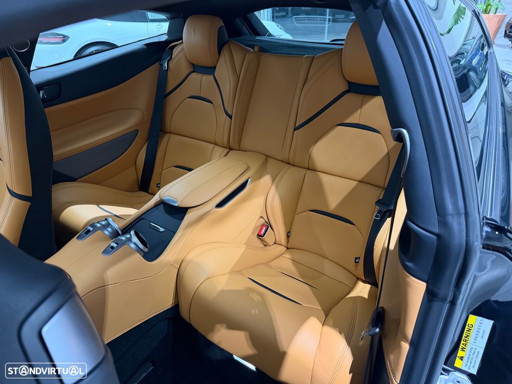 Ferrari GTC4 Lusso - 8