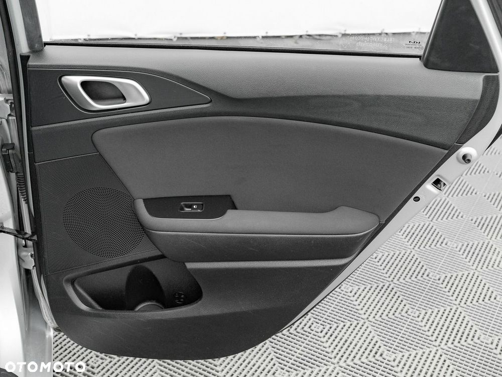 Kia Ceed 1.5 T-GDI M - 28