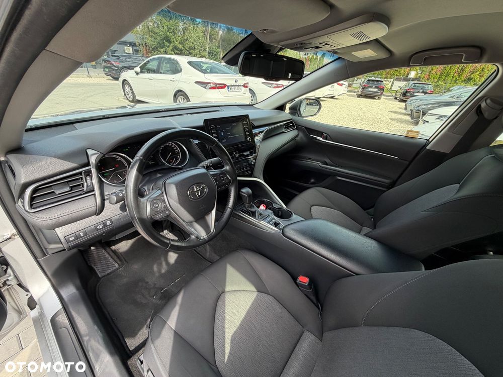 Toyota Camry 2.5 Hybrid Comfort CVT - 24