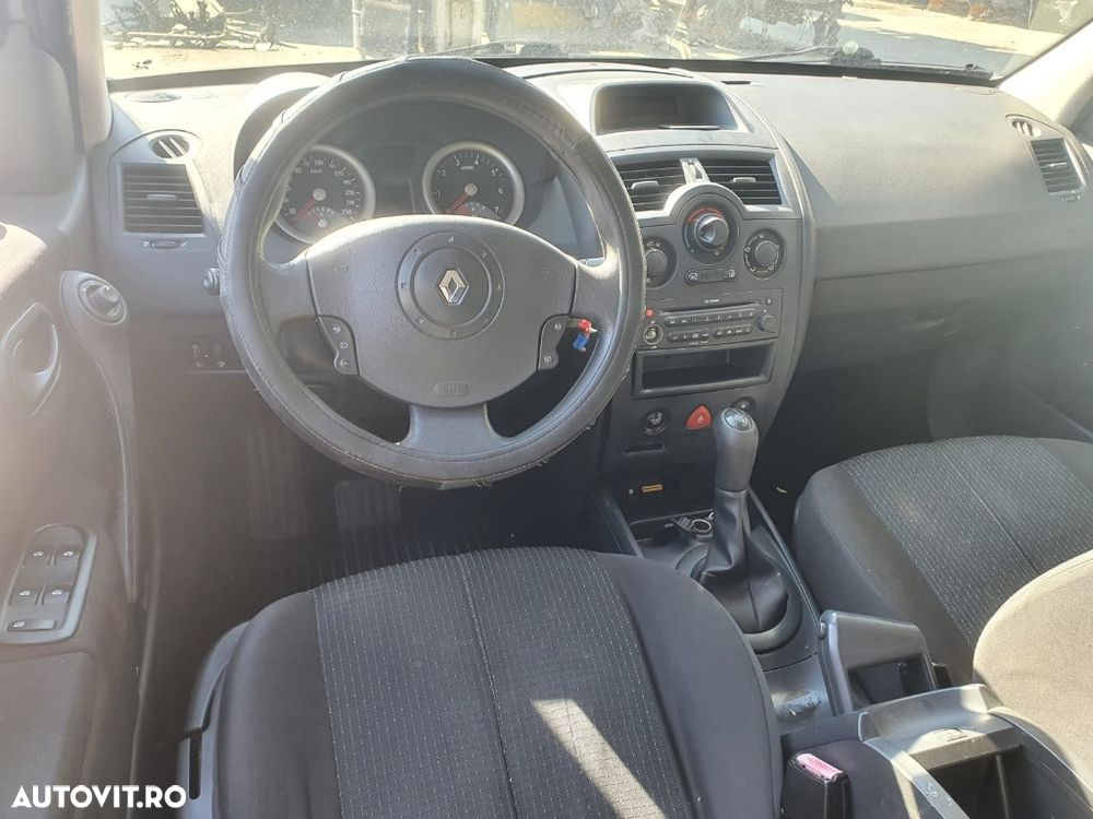 Dezmembrez Renault Megane 2 motor  1.6 benzina 112cp, K4M, Clio cutie de viteze dezmembrari piese - 5