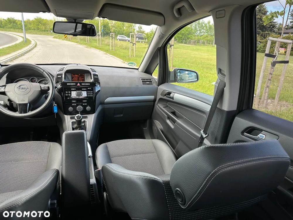Opel Zafira - 22